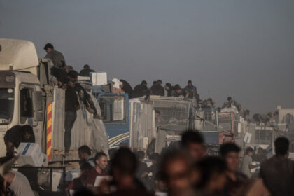 ue a incheiat un acord cu israel pentru ca mai multe camioane cu ajutoare sa intre in fasia gaza 686fca2613125