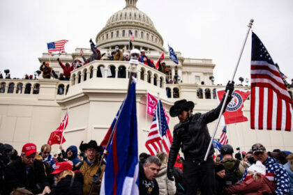 un barbat condamnat in atacul de la capitoliu a refuzat gratierea trump merita sa mearga la inchisoare pentru ca a provocat asta 686e6c8c1810d