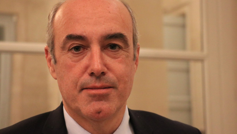 un deputat francez s a sinucis lumea politica de la paris in soc cine a fost olivier