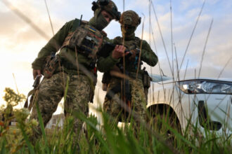 un recrut ucrainean a impuscat doi instructori chiar in timpul antrenamentelor 68791fb7ceb61