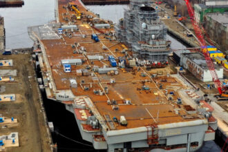 unicul portavion al rusiei ar putea fi vandut sau dat la fier la vechi nu mai are rost sa fie reparat 688468955e94b