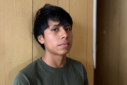 video adolescent american trantit la pamant amenintat cu pistol cu electrosocuri si arestat nu ai niciun drept aici esti un migo 68848d28c0ed5