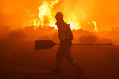 video incendiu puternic de vegetatie in centrul spaniei peste 500 de hectare de padure parjolite si sute de localnici evacuati 688a086af0201