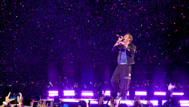 video mesajul solistului coldplay la primul concert dupa momentul viral in care ceo ul astronomer a fost filmat imbratisandu si colega 687e13259af7f