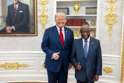 video moment jenant pentru trump l a felicitat pe presedintele liberiei pentru nivelul englezei sale desi este limba oficiala a tarii 686f5d2f959d5