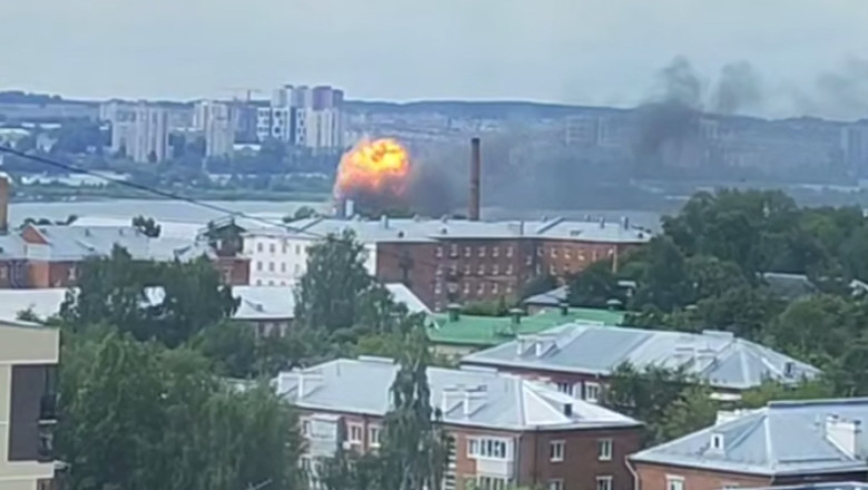 video momentul in care dronele ucrainene lovesc fabrica rusa de aparare aeriana din ijevsk explozii incendii decese si raniti 6863c48de5ab7