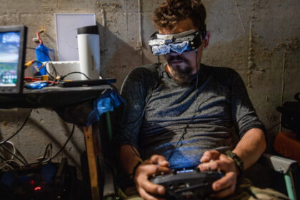 video momentul in care dronele ucrainene tintesc o fabrica de produse chimice din apropierea moscovei 686bd1a69b05f