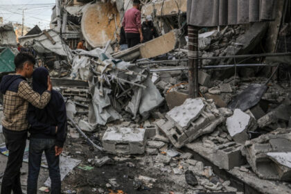 video murim sub privirea intregii lumi copii ucisi in gaza in timp ce asteptau la coada pentru a primi medicamente 686ff5900ee7d