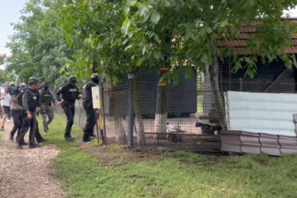 video suspectul crimei din mures cautat in judetul arad sunt perchezitii si la mai multe adrese din mures 68737dbc32038