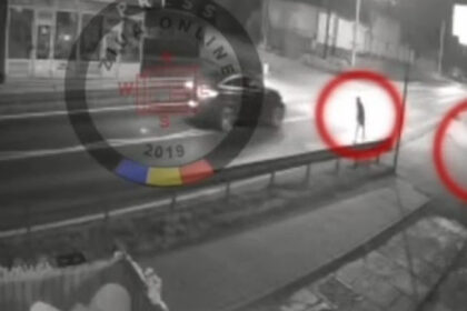 video tentativa de omor mascata in accident un sofer din sibiu a lovit intentionat cu masina doi barbati din razbunare 68774f51a2cf7