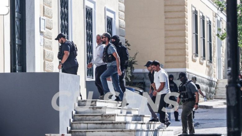 video vladimir plahotniuc si constantin tutu au fost adusi in catuse la instanta din grecia 6883e345250b5