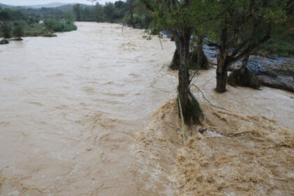 video vreme extrema in spania cod rosu si portocaliu de furtuni mai multe zone se confrunta cu inundatii puternice 688397ff4997a