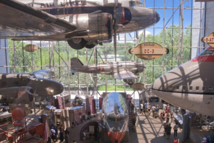 administratia trump va revizui 19 muzee smithsonian pentru a se asigura ca exponatele sunt suficient de patriotice 689c3007630b0