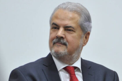 adrian nastase este suparat pe romanii care n au tinut doliu pentru ion iliescu si ii numeste progresisti 68977f58494fd