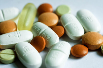 analiza tarifele vamale impuse de donald trump s ar putea transforma intr o amenintare pentru industria farmaceutica globala 6894c9669ab96