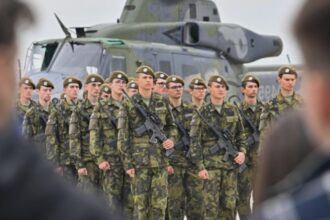 armata unei tari europene atrage mii de voluntari datorita salariilor atractive si bonusurilor generoase 68b1bbeea7a58