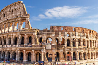 avertisment pentru turistii care au vizitat italia zeci de mii de acte de identitate scanate la receptie au fost furate de hackeri 689e00b1399b9