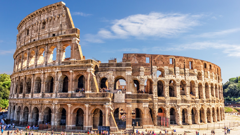 avertisment pentru turistii care au vizitat italia zeci de mii de acte de identitate scanate la receptie au fost furate de hackeri 689e00b1399b9