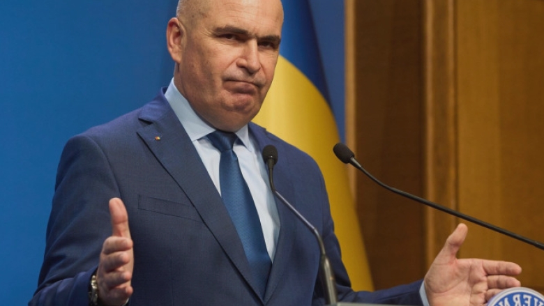 bolojan simbolul austeritatii intr un interviu pentru bloomberg urmatoarele sase luni sunt cruciale am fi avut un colaps total 689f423330e7f