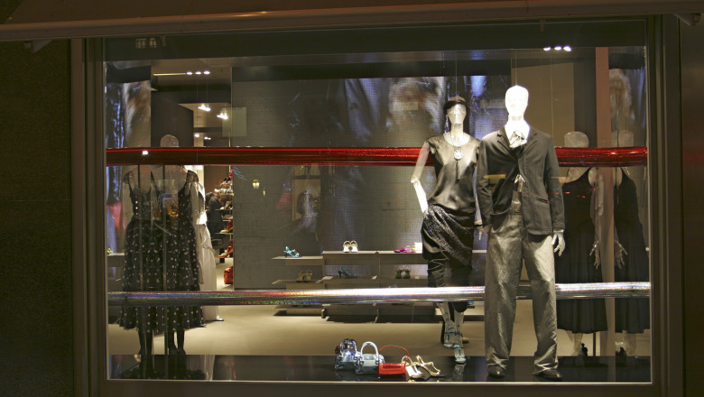 brand de lux amendat cu 35 milioane de euro muncitorii lucrau in conditii ilegale 688f10e118a6a