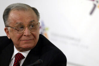 cele mai importante momente din viata si cariera politica a lui ion iliescu primul presedinte al romaniei dupa caderea comunismului 689220d06ed48