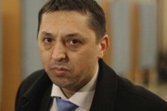 conditia lui daniel david pentru a demisiona din functie daca plecarea mea ar fi rezolvat aceasta problema financiara as fi facut o demult 68a81264bc50c