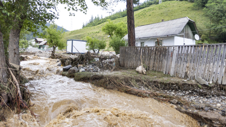 diana buzoianu apele romane au stat pe un munte bani au avut 350 de milioane de euro pentru diguri baraje si s au pierdut banii 688e8bd5b2fc4