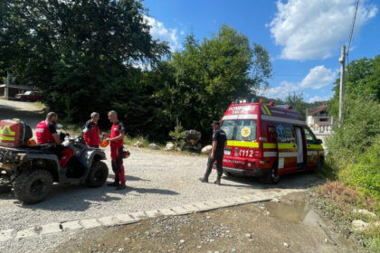 fata muscata de caini in zona montana din brasov avertismentul salvamontistilor atentie la cainii de stana 6896c859f13ac