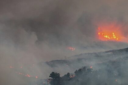 foto noi incendii devastatoare in turcia peste 250 de persoane au fost evacuate dintr o regiune turistica 68a1d180166af