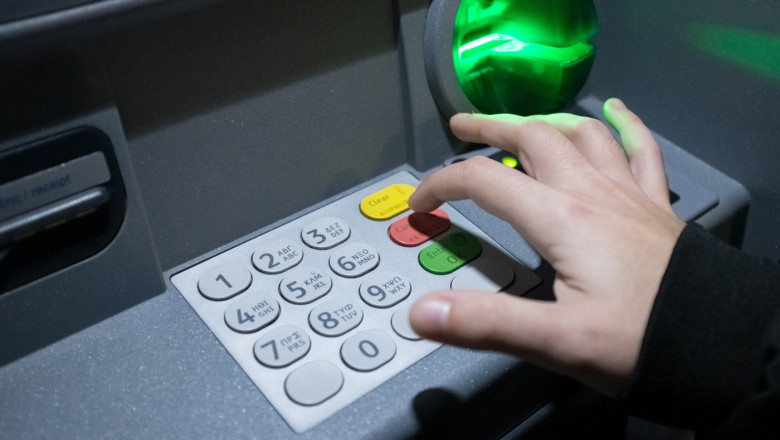 grecia bancile ar putea utiliza atm uri comune pentru a reduce costurile 6892d4f321a92