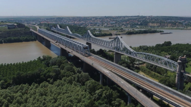 intarzieri de sute de minute pentru trenurile care merg spre litoral probleme la reteaua de contact intre fetesti si cernavoda 689fa66e8a255