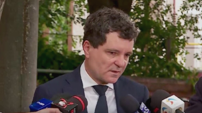 jurnalistii care l au sustinut pe nicusor dan in campania electorala au ajuns sa se dezica de el ce spun despre ultimele miscari ale presedintelui absent 68b2eb2cdb1ea