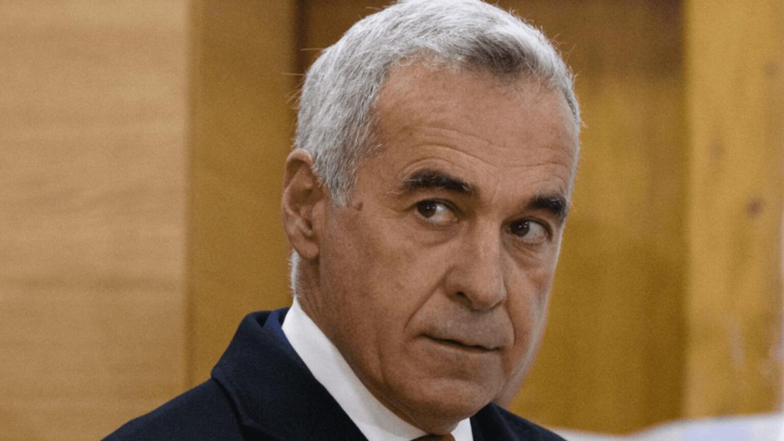 manevrele sistemului impotriva valului suveranist noi atacuri orchestrate asupra lui calin georgescu 68b2aab030d6b