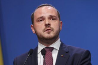 ministrul alexandru rogobete cere demisia sefului sectiei de arsi de la floreasca si il acuza de aroganta si indolenta 688d088da5dbe