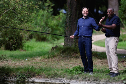 ministrul britanic de externe s a autodenuntat dupa ce a pescuit fara licenta cu jd vance 689cabfcee0d8