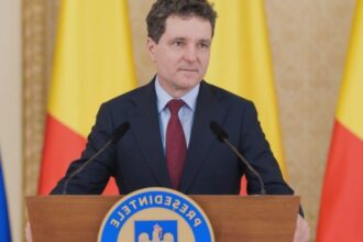 nicusor dan participa la conferintele de la unitatea militara din targu mures 68a45a49abd97