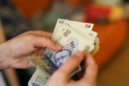 pensia pe care statul roman o plateste unui cetatean care a lucrat doar o zi 689d8ba36a8fd