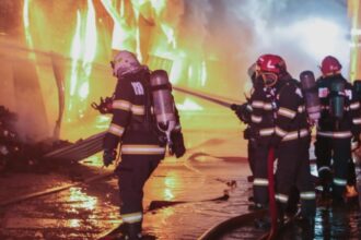 peste 3 800 mp afectati de incendiul de la dragonul rosu pompierii au reusit localizarea focul miercuri dimineata anuntul isubif 68aea73ed0d5a