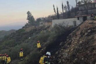 pompierii romani chemati din nou in ajutor in grecia intervin la un incendiu de amploare langa atena 68af25f95a4d6