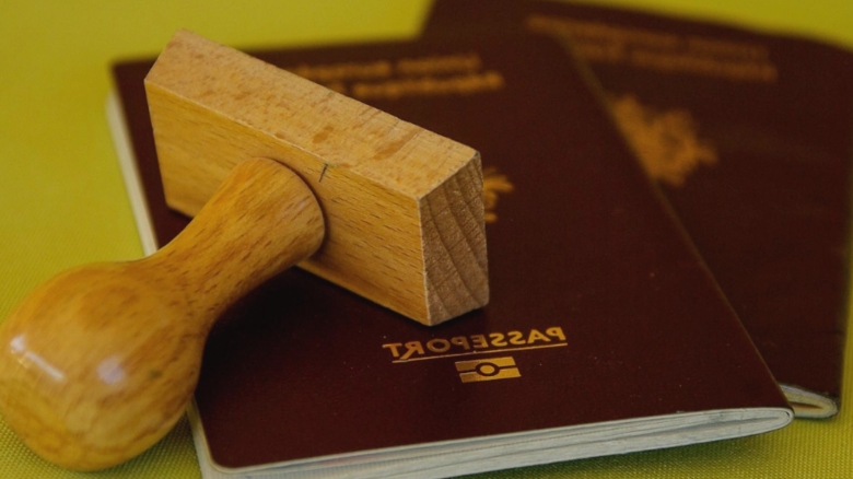 povestea unei femei care a plecat de 12 ani din romania cum a obtinut permisul si pasaportul in mai putin de o ora 68b2078f1530d