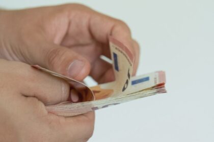 romania in topul tarilor cu cea mai mare inflatie eliminarea plafonarii energiei a dus la facturi duble 68a6ebbae546c