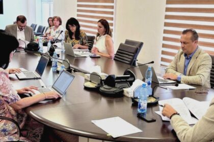 salariile anre asf si ancom taiate cu 30 iar schema de personal redusa semnificativ ce prevede planul de austeritate pentru institutiile cu salarii uriase 68a32d9d5bd63