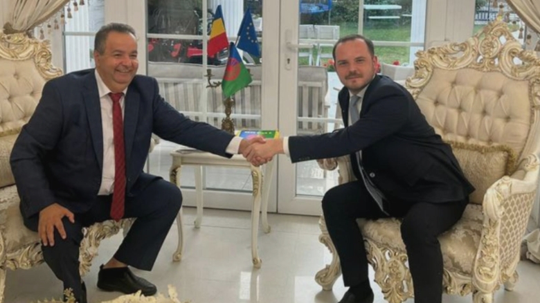 sanatatea a ajuns la palat ministrul rogobete in vizita la regele cioaba 68aa247b3abc5