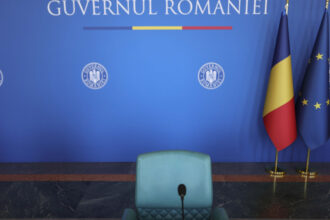 sindicalistii retragerea proiectului privind reducerea cu 40 000 a posturilor din administratie mesajul pentru ilie bolojan 689c4ed176111