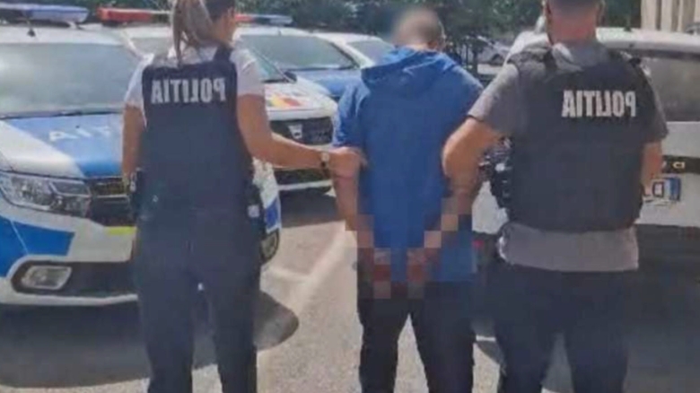 tanar de 24 de ani arestat dupa ce a facut scandal la spital a fost prins cu substante psihoactive si a incercat sa distruga actele politiei 68b43adcaf999