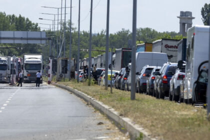 trafic intens pe podul prieteniei de la giurgiu ce rute alternative au soferii romani care merg in bulgaria pentru a evita aglomeratia 68907f840851b