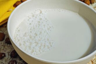 trucuri de infrumusetare cu lapte ce beneficii are pentru ten si cum il poti folosi 68a4d0435b255