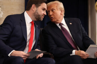 trump sugereaza ca jd vance ar putea fi succesorul sau la alegerile din 2028 6893500add44a