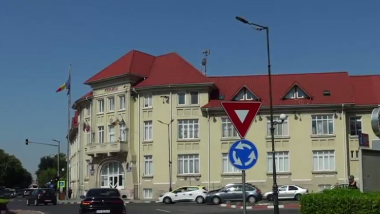 video anaf pune sechestru pe sediul primariei giurgiu primar orasul e in faliment de mult timp ma executa pe praful de pe toba 6890d06c2751e