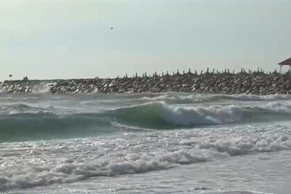 video cod galben de vant si valuri mari pe litoral turistii nu au voie sa intre in apa 68945dfab3ca8